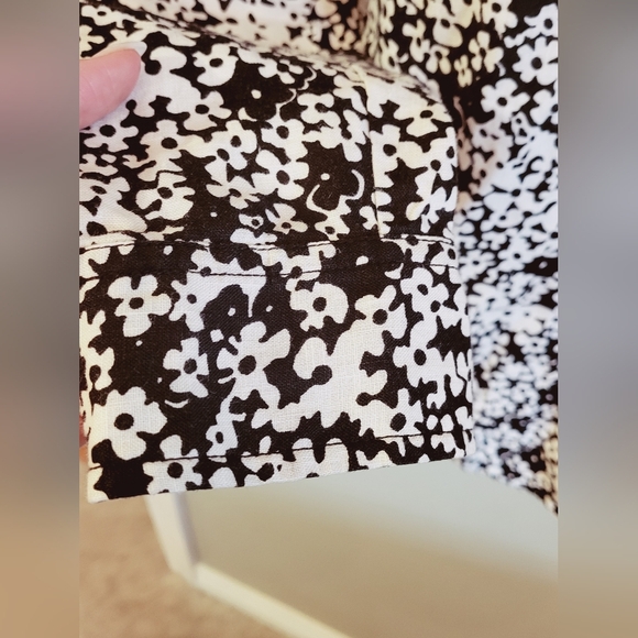 NWOT Liz Claiborne Button Down Blouse - Picture 7 of 9